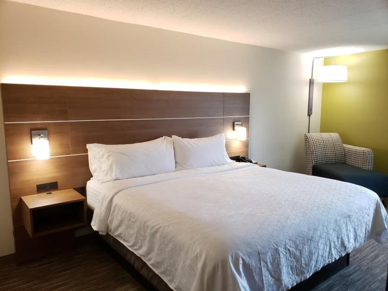 Holiday Inn Express Edgewood-Aberdeen-Bel Air Esterno foto